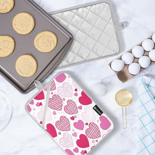 Heat-Resistant Doodle Hearts Pot Holder Set