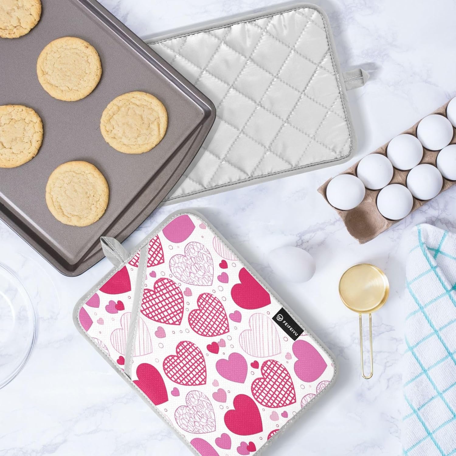 Heat-Resistant Doodle Hearts Pot Holder Set