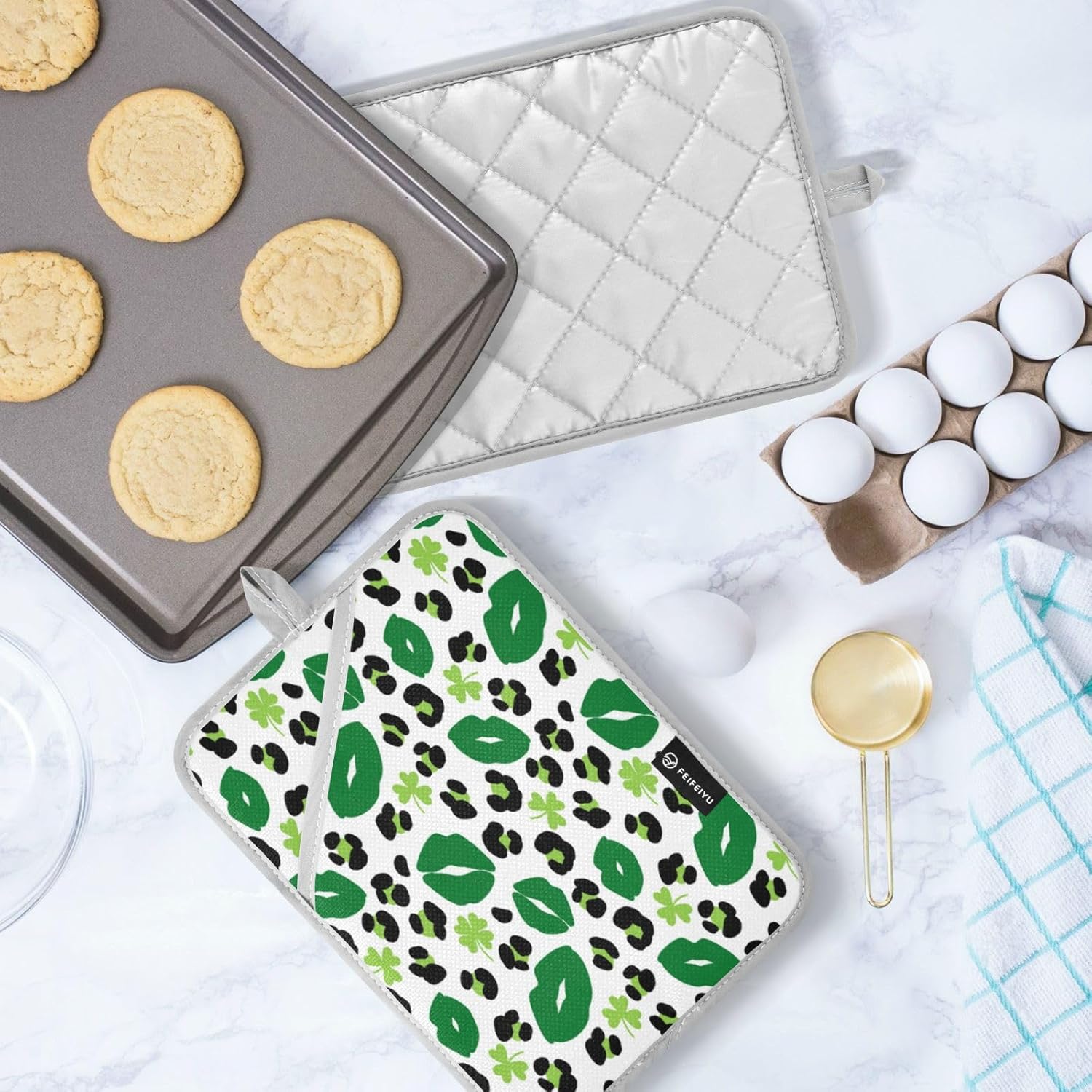 KCldeci Green Lips Leopard 2-Pack Heat-Resistant Potholders Oven Mitts