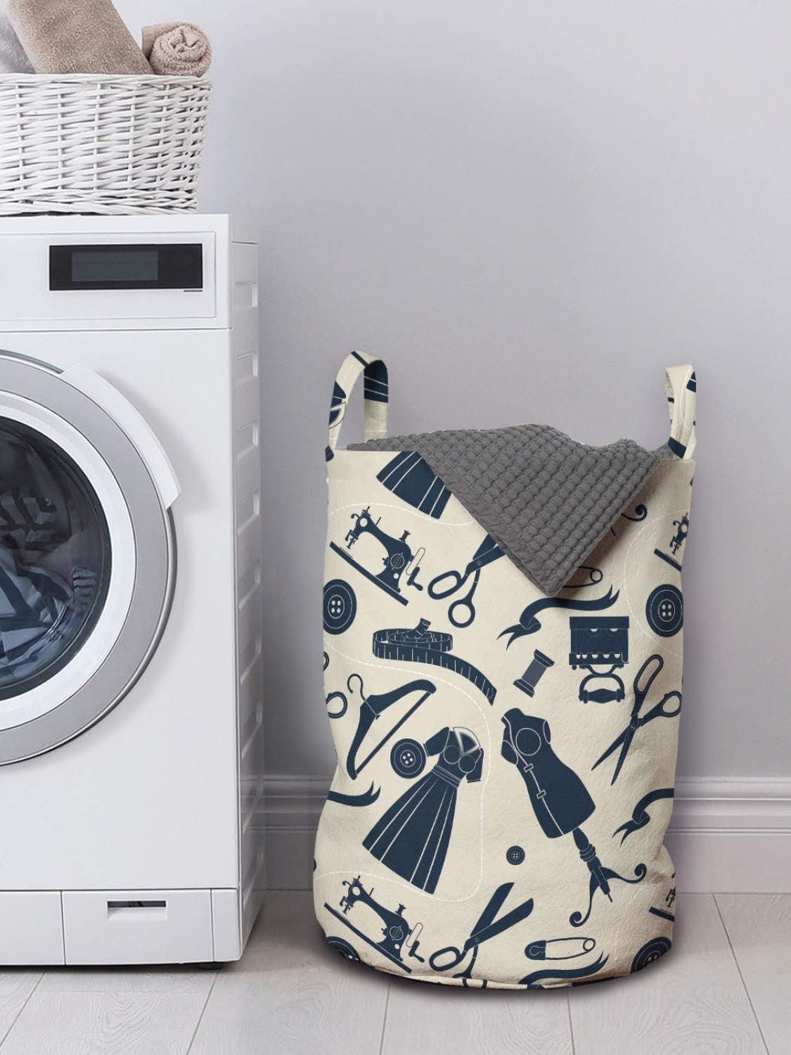 Vintage Hamper in Beige for Laundromats