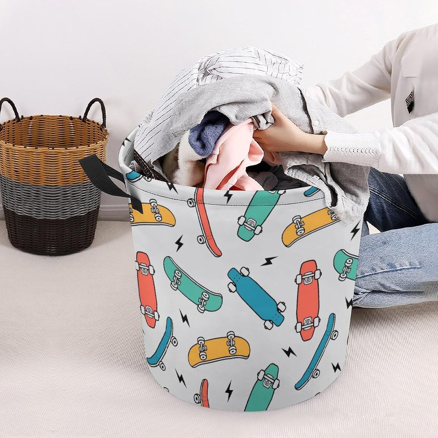 MEIKKO Hand-Drawn Skateboarding Clothes Hamper Waterproof Easy-to-Carry